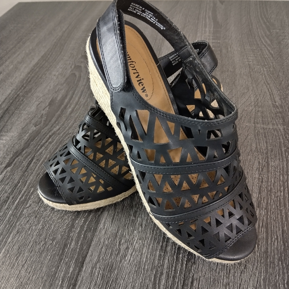Comfortview Black 9.5WW Karen Espadrille memory foam good condition Sandals